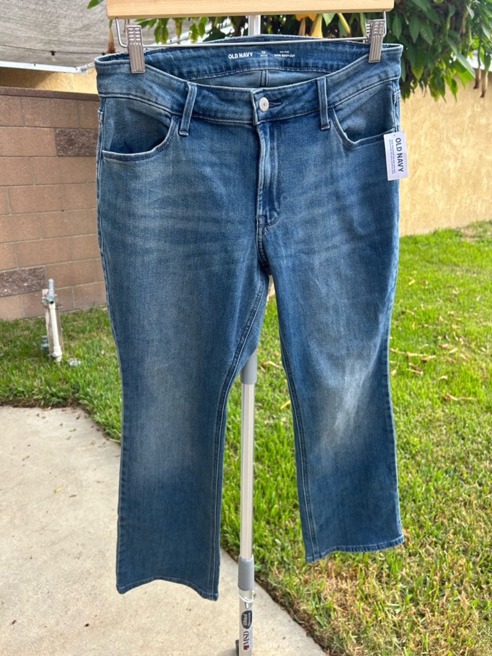 Old Navy Men’s Bootcut Jeans — Blue Wash